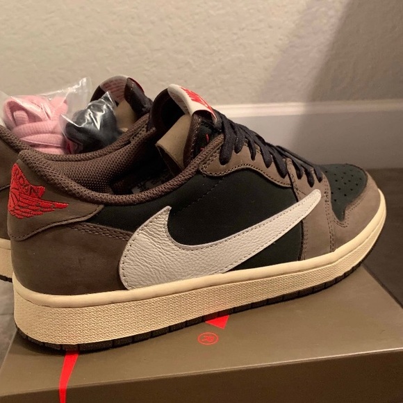Travis Scott 1s lows - Picture 8 of 9